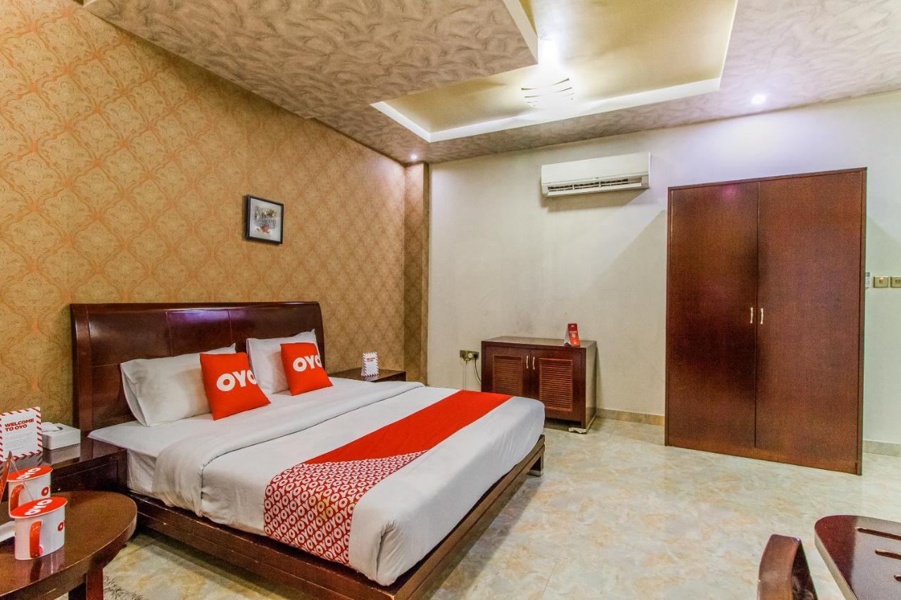 Oyo 109 Al Thabit Modern Hotel Apartment Ḩayl Āl ‘Umayr Buitenkant foto