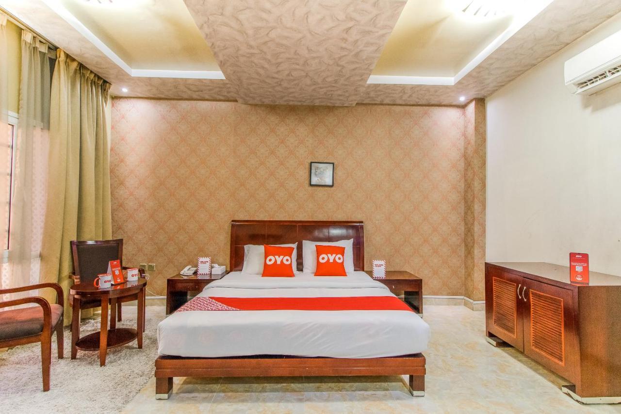 Oyo 109 Al Thabit Modern Hotel Apartment Ḩayl Āl ‘Umayr Buitenkant foto