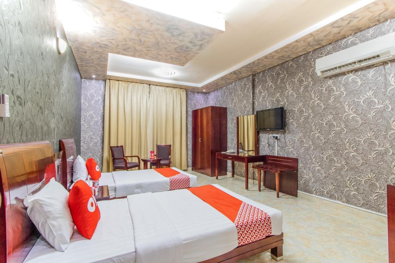 Oyo 109 Al Thabit Modern Hotel Apartment Ḩayl Āl ‘Umayr Buitenkant foto